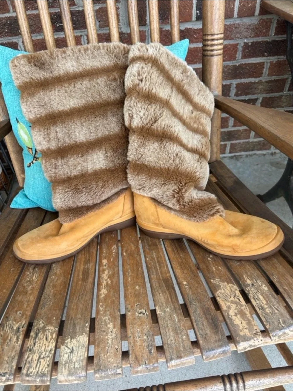 Authetic Timberland faux fur boots